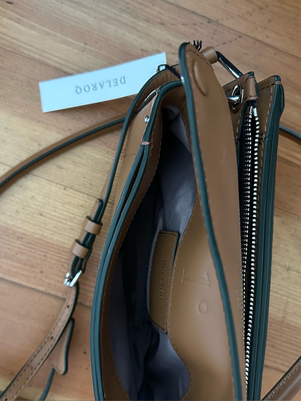 DELAROQ Triplo Caramel Leather Crossbody/Shoulder Bag W/ Adjustable Strap NEW - Picture 12 of 13